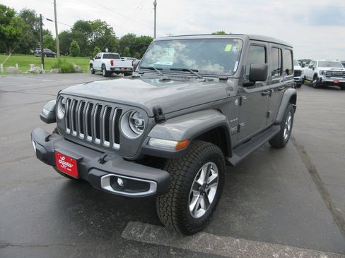 Used 2021 Jeep Wrangler Unlimited Sahara AWD/4WD image 11