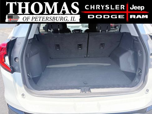 Used 2020 GMC Terrain SLE w/ Driver Convenience Package AWD/4WD image 9