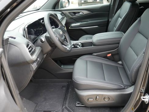 New 2026 Chevrolet Traverse LT w/ LPO, Floor Liner Package image 8