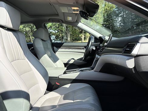 Used 2018 Honda Accord EX-L image 11