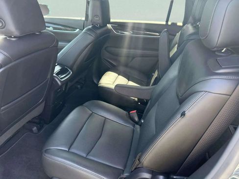 Used 2020 Cadillac XT6 Premium Luxury image 10