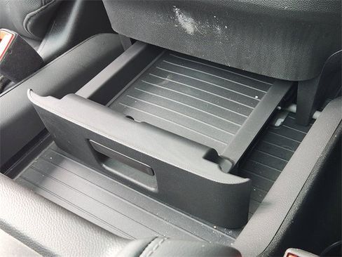 Used 2024 Chevrolet Tahoe Z71 w/ Luxury Package image 20