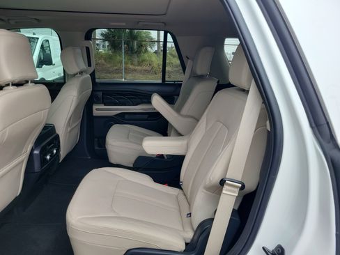 Used 2024 Ford Expedition Platinum AWD/4WD image 15