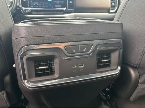 Used 2025 Chevrolet Silverado 2500 High Country w/ High Country Premium Package AWD/4WD image 29