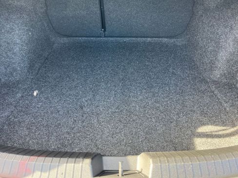 Used 2025 Volkswagen Jetta SE image 33