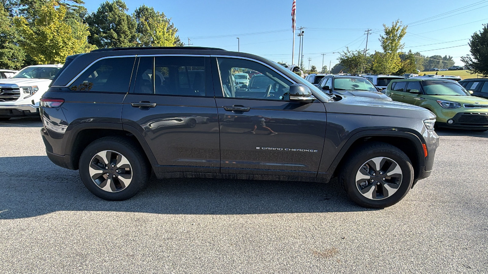Used 2024 Jeep Grand Cherokee Limited 4xe AWD/4WD image 7
