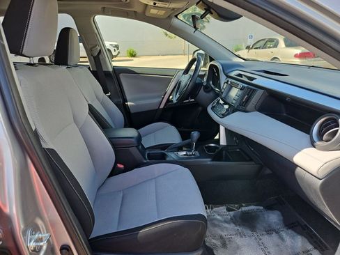 Used 2018 Toyota RAV4 XLE AWD/4WD image 27