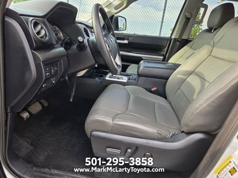 Used 2017 Toyota Tundra SR5 w/ SR5 Upgrade Package AWD/4WD image 6