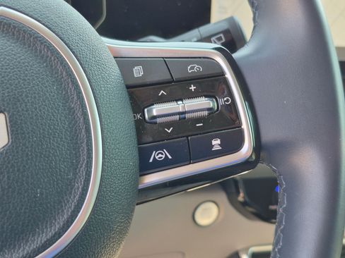 Used 2025 Kia Carnival SX w/ SX Dark Edition Package FWD image 20