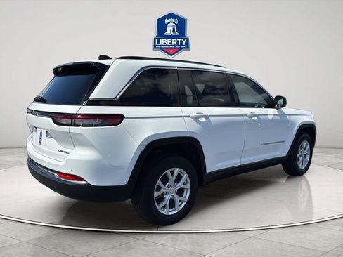 Certified 2023 Jeep Grand Cherokee Limited AWD/4WD image 11