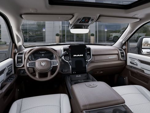 New 2026 RAM 2500 Laramie AWD/4WD image 15