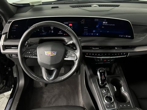 Used 2025 Cadillac XT4 Premium Luxury w/ Cold Weather Package image 21