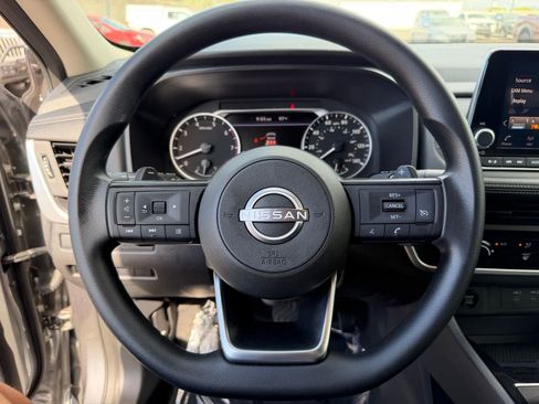 Used 2024 Nissan Rogue S FWD image 16