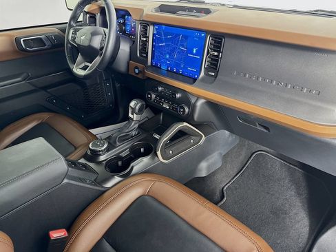 Used 2024 Ford Bronco Outer Banks AWD/4WD image 35