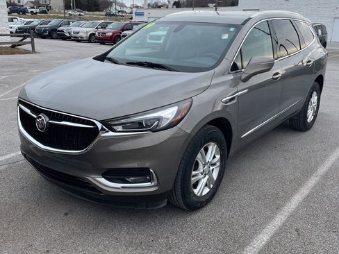 Used 2019 Buick Enclave Essence image 2
