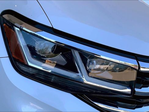 Used 2022 Volkswagen Atlas SEL image 28