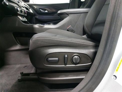 Used 2022 GMC Terrain SLE w/ Driver Convenience Package image 40