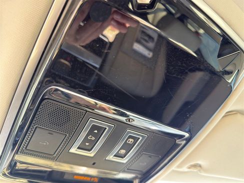 Used 2021 Land Rover Range Rover Velar S image 24