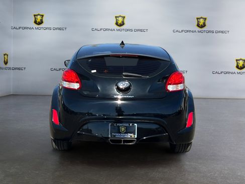 Used 2017 Hyundai Veloster Value Edition image 4