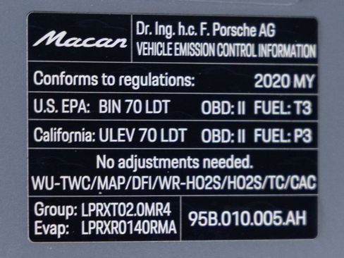 Certified 2020 Porsche Macan image 35