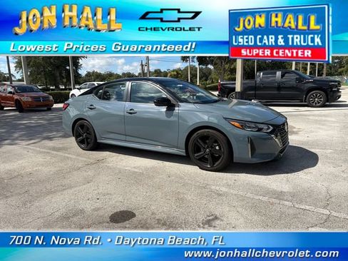 Used 2025 Nissan Sentra SR w/ SR Premium Package FWD image 12