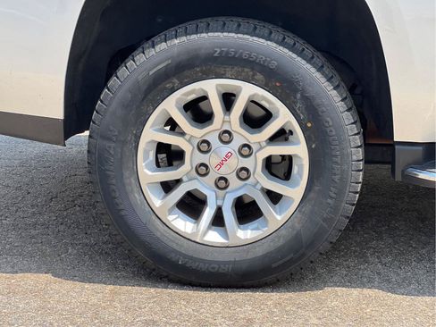Used 2017 GMC Yukon SLT AWD/4WD image 29