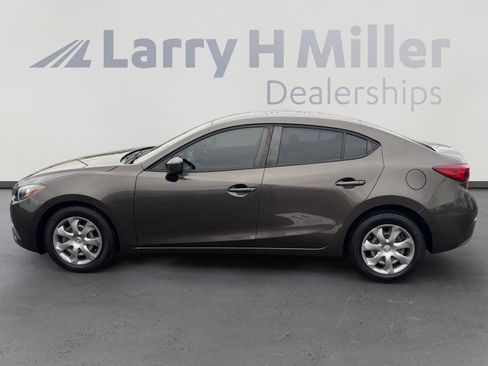 Used 2015 MAZDA MAZDA3 i Sport image 2