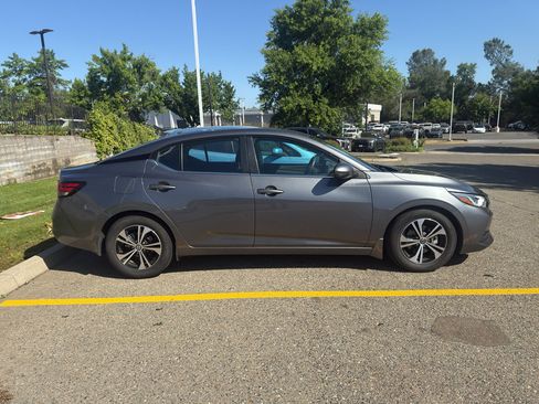 Used 2020 Nissan Sentra SV FWD image 4
