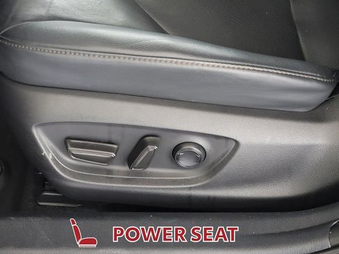 Used 2020 Toyota Camry XLE image 16