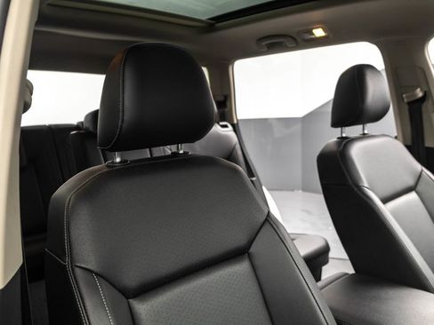 Used 2019 Volkswagen Atlas SE w/ Panoramic Sunroof Package image 36