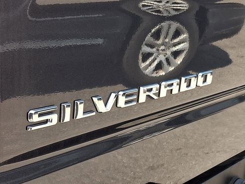 Used 2021 Chevrolet Silverado 1500 LT image 30