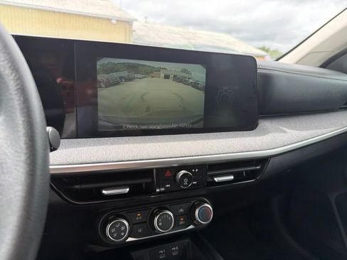 Used 2025 Nissan Kicks SV AWD/4WD image 50