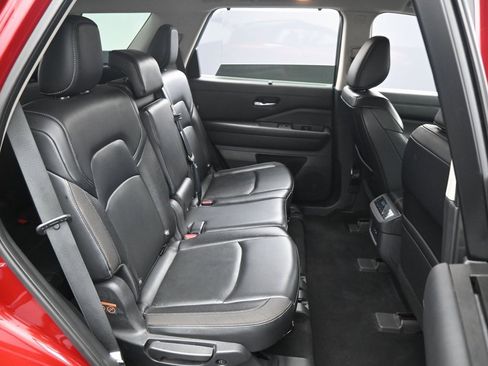 Used 2022 Nissan Pathfinder SL image 37