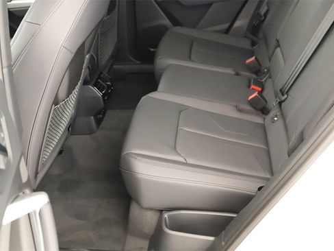 New 2025 Audi Q3 2.0T Premium image 28