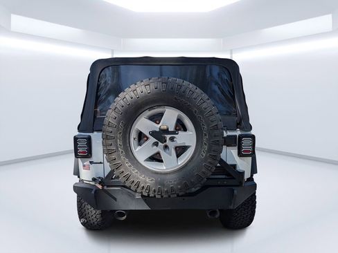 Used 2017 Jeep Wrangler Sport w/ Quick Order Package 24S AWD/4WD image 4