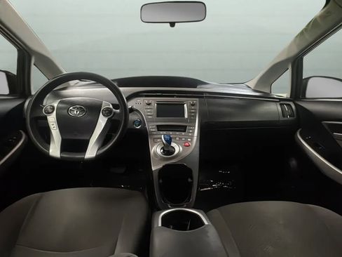 Used 2014 Toyota Prius Two FWD image 9
