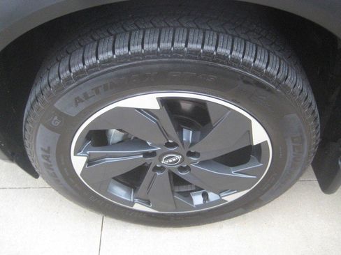 Used 2024 Nissan Rogue SV AWD/4WD image 11