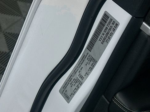 Used 2023 Jeep Grand Cherokee 4WD 4xe image 12