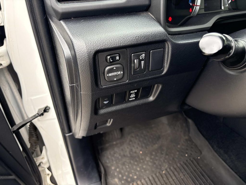 Used 2019 Toyota 4Runner TRD Off-Road Premium AWD/4WD image 12