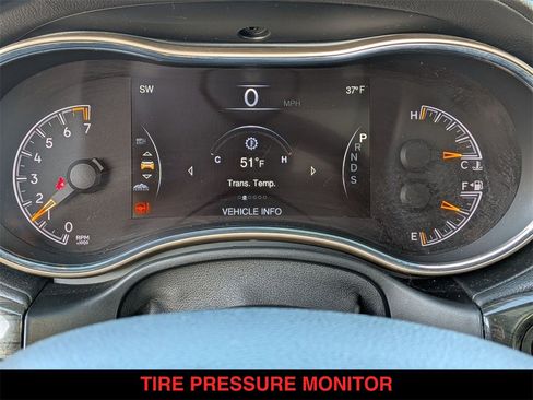 Used 2014 Jeep Grand Cherokee Overland image 23