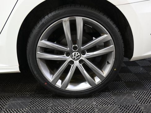 Used 2017 Volkswagen Passat 1.8T R-Line image 34
