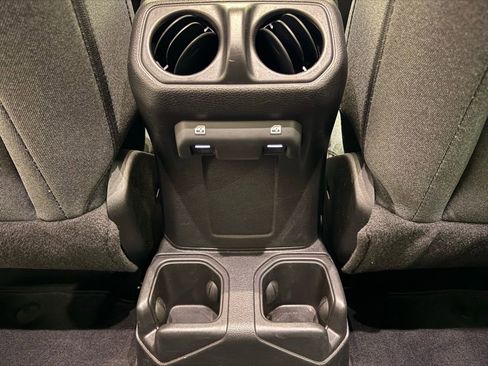 Used 2025 Jeep Wrangler Sport S image 31