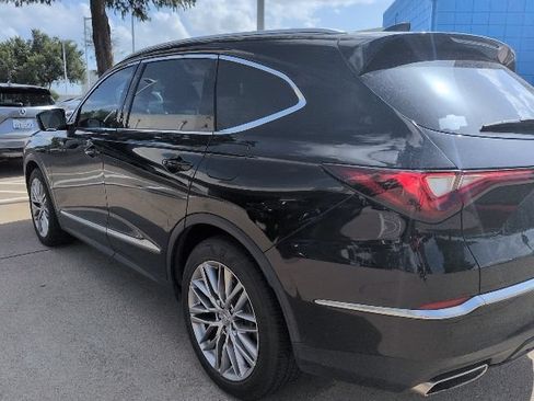 Used 2023 Acura MDX SH-AWD w/ Advance Package image 3
