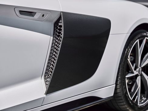 Used 2022 Audi R8 V10 w/ Carbon Exterior Package RWD image 12