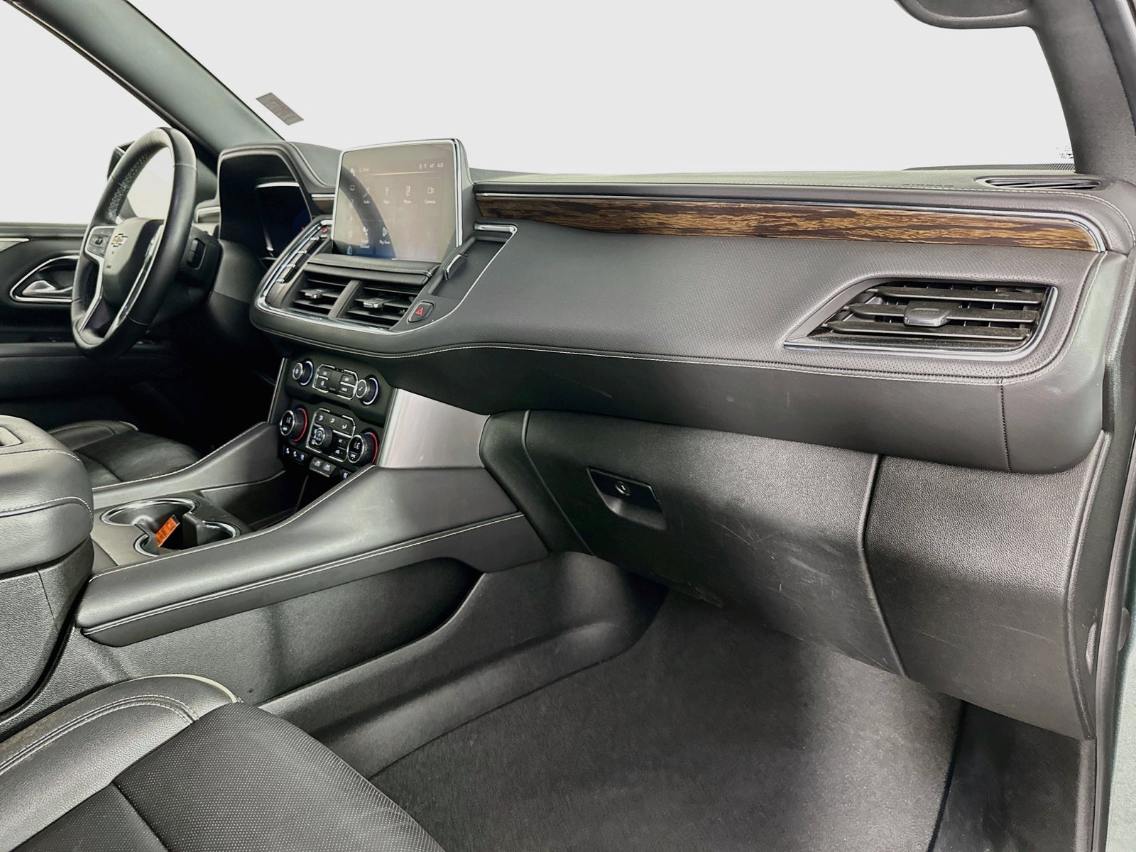 Used 2024 Chevrolet Tahoe Premier AWD/4WD image 32