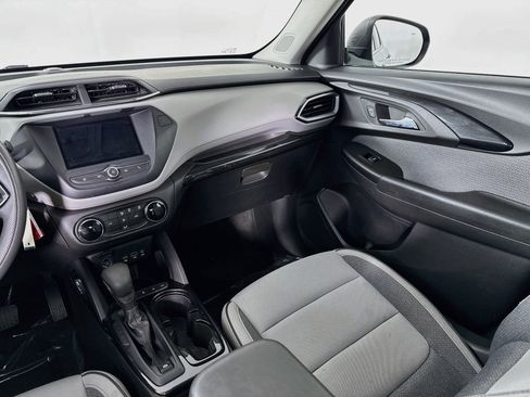 Used 2022 Chevrolet TrailBlazer LS AWD/4WD image 22