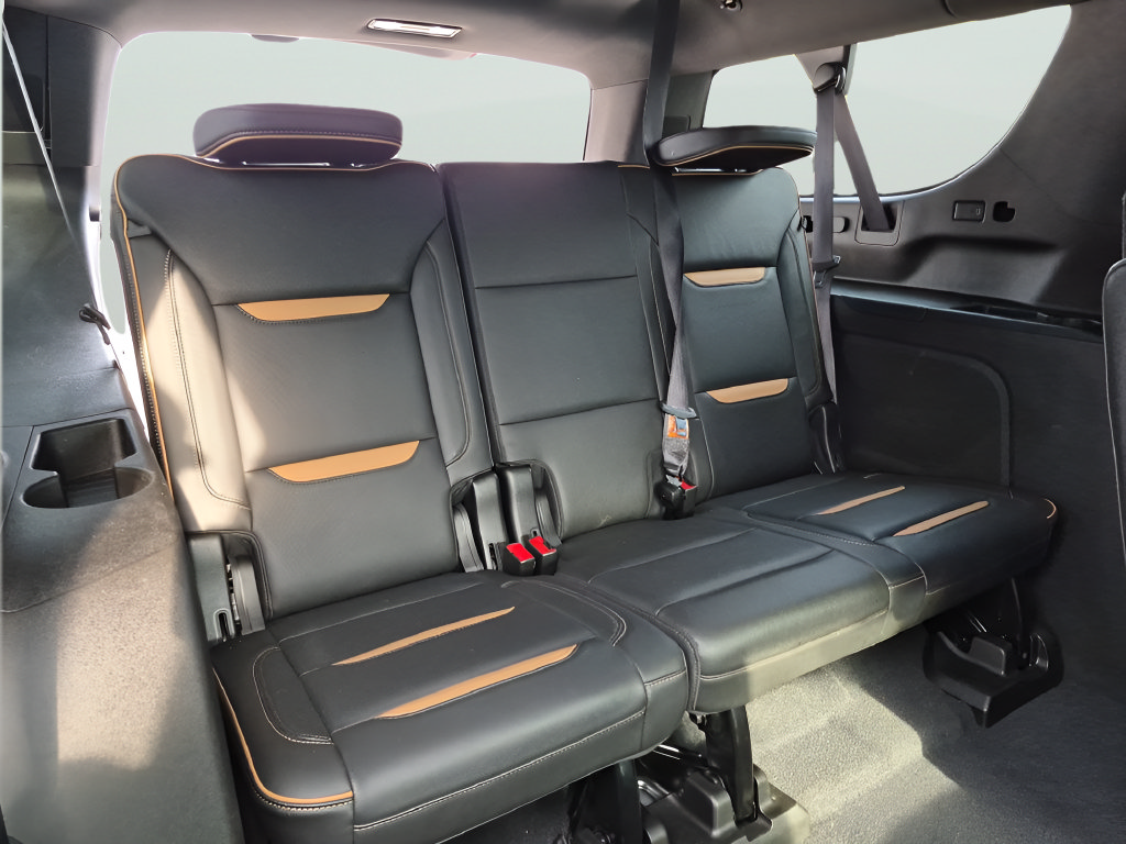 Used 2021 GMC Yukon XL AT4 w/ AT4 Premium Plus Package AWD/4WD image 34