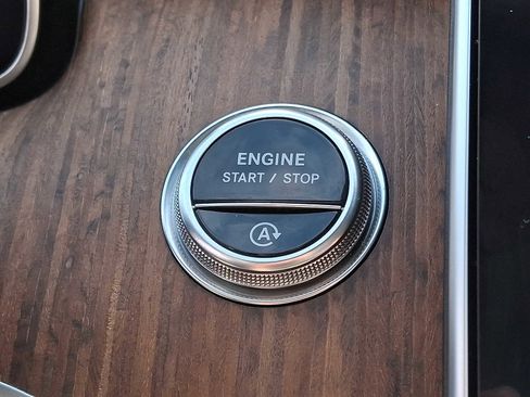 Certified 2024 Mercedes-Benz C 300 4MATIC Sedan image 17