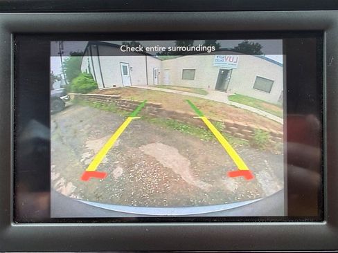 Used 2018 Chrysler Pacifica Touring-L FWD image 17
