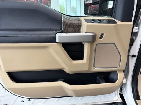 Used 2017 Ford F250 Lariat w/ Chrome Package AWD/4WD image 18
